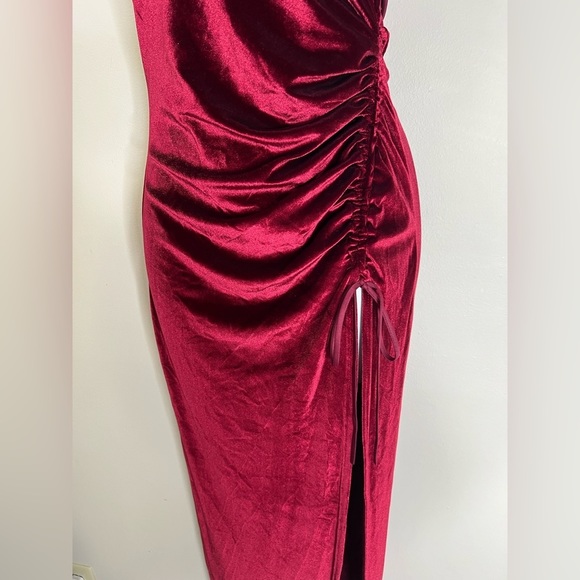 Lucy In The Sky Ruched Maxi Dress in Burgundy Velvet - Picture 13 of 13